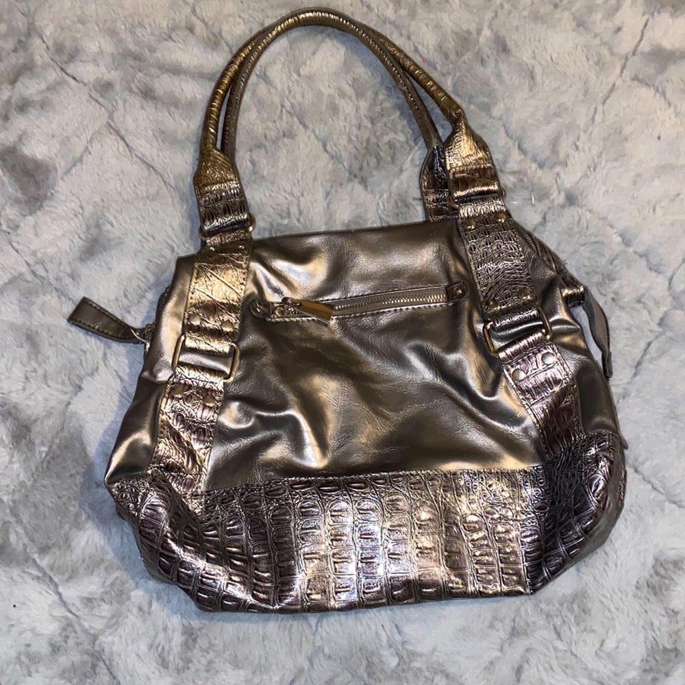 Daisy Fuentes purse